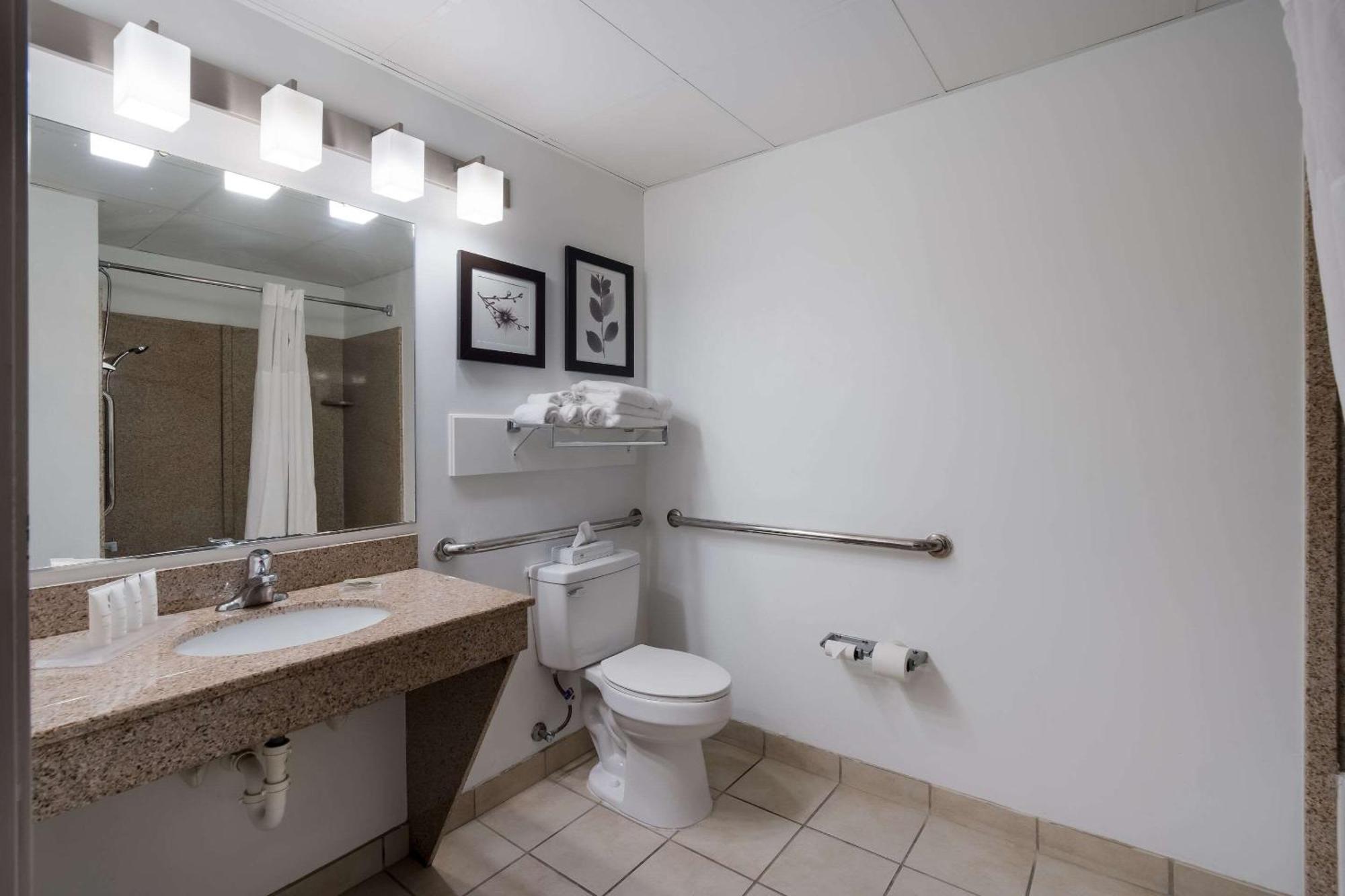 Country & By Radisson, At I-20, Ga 3*